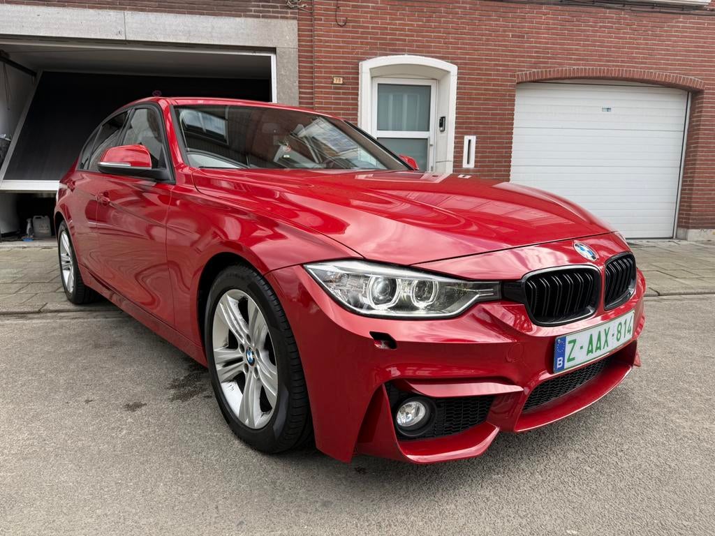 Bmw 320i f30 2012 98.754km, Auto's, BMW, 1995 cc, Zwart, 4 cilinders, Bedrijf