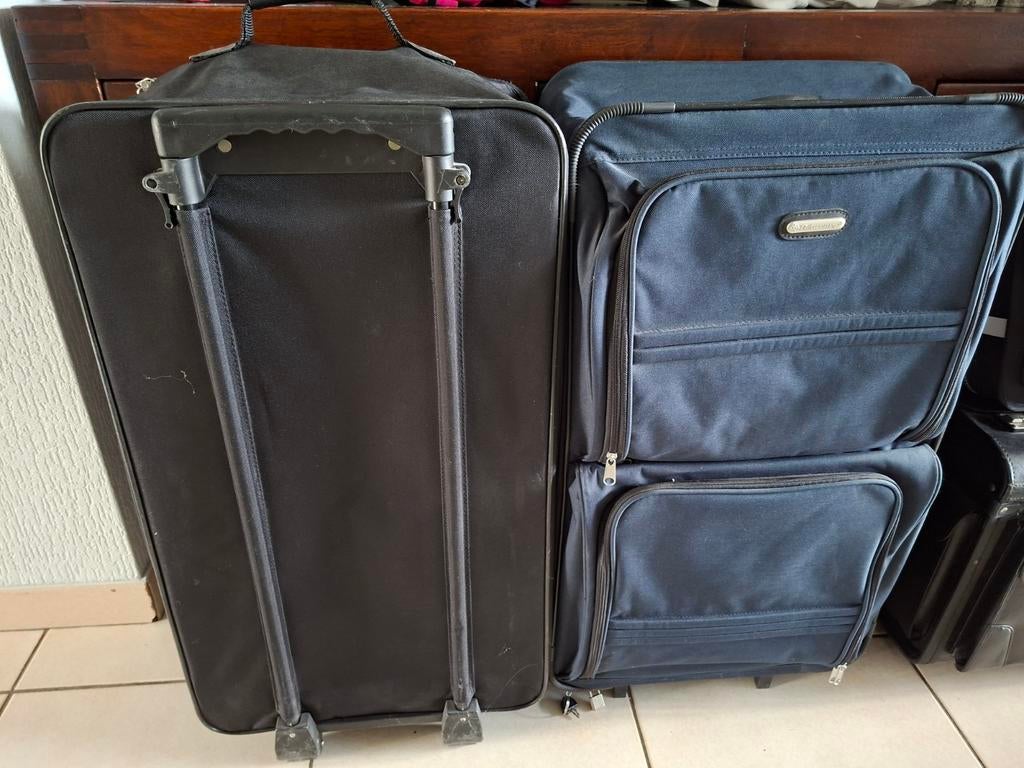 2 reiskoffers, Handtassen en Accessoires, Koffers, Gebruikt, Zacht kunststof, 35 tot 45 cm, Wieltjes