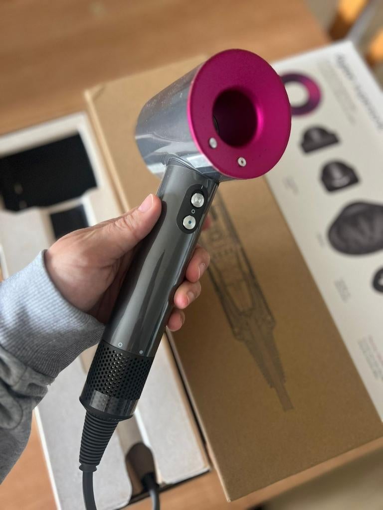 Dyson , Supersonic fushia, Bijoux, Sacs & Beauté, Beauté | Soins des cheveux, Enlèvement ou Envoi
