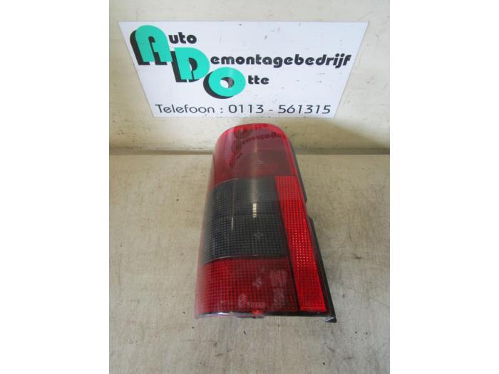 Achterlicht links van een Peugeot Partner (Partner 96-), Auto-onderdelen, Verlichting, Peugeot, Gebruikt, 3 maanden garantie, Ophalen of Verzenden