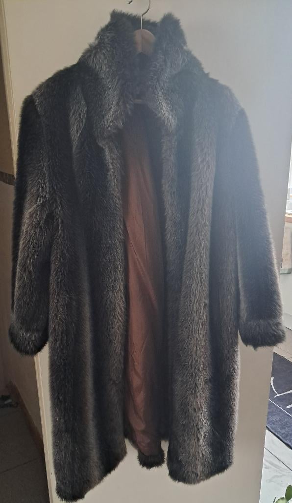 Veste d'hiver longue en fausse fourrure, Gris, Comme neuf, Enlèvement, Taille 42/44 (L)