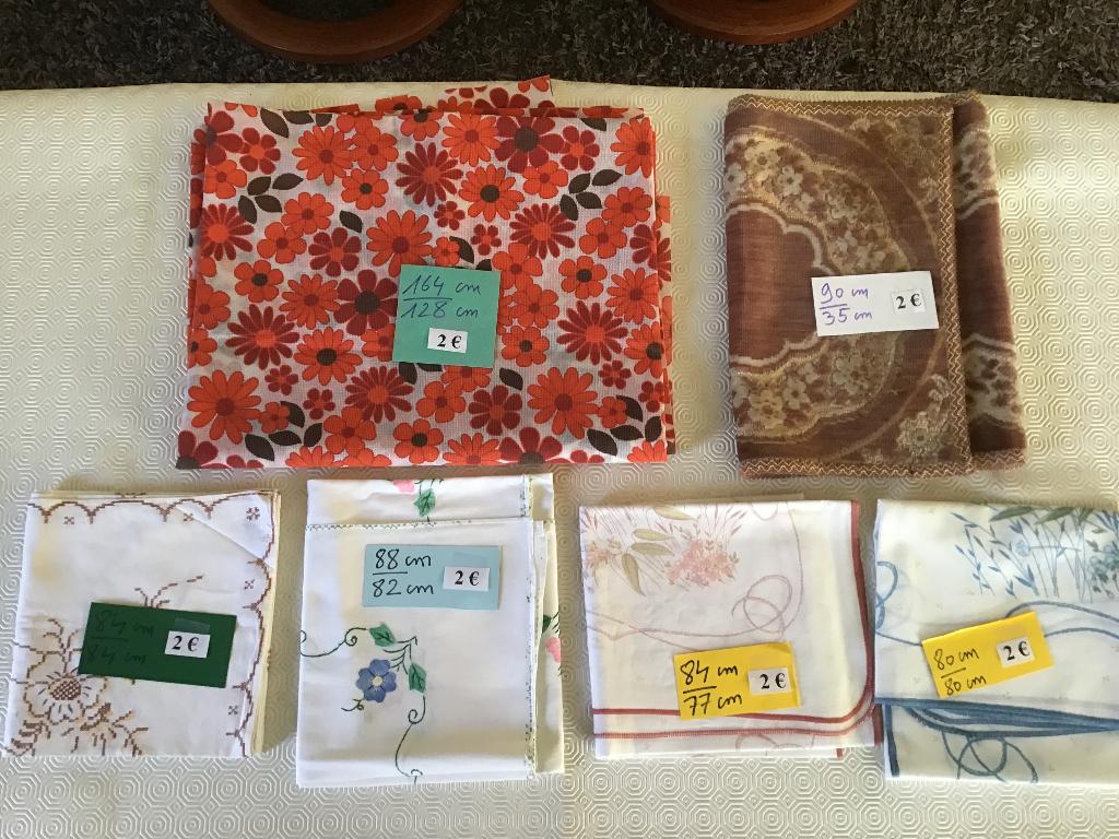 6 nappes pour seulement 2 euros par nappe, Maison & Meubles, Nappes, Enlèvement ou Envoi, Comme neuf