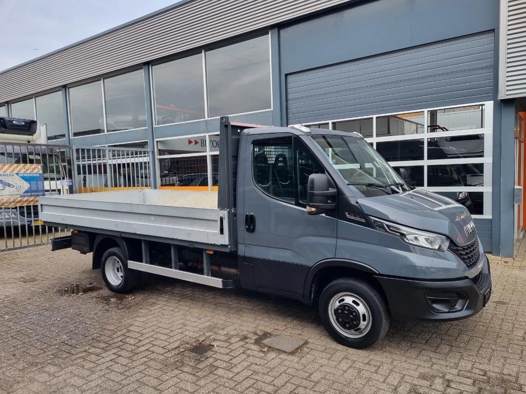 Iveco Daily 35C18 3.0D Open Laadbak 4.12 m Euro 6 (bj 2020), Auto's, Automaat, Achterwielaandrijving, Euro 6, 4 cilinders