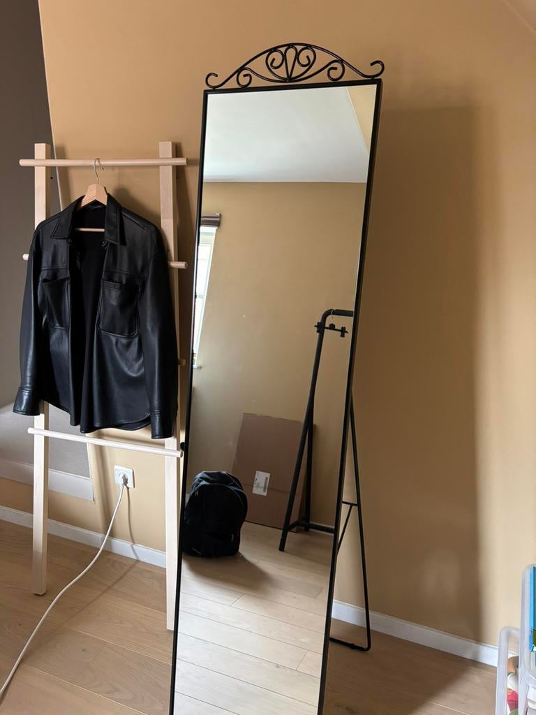Spiegel IKEA, Huis en Inrichting, Woonaccessoires | Spiegels, Ophalen, Zo goed als nieuw