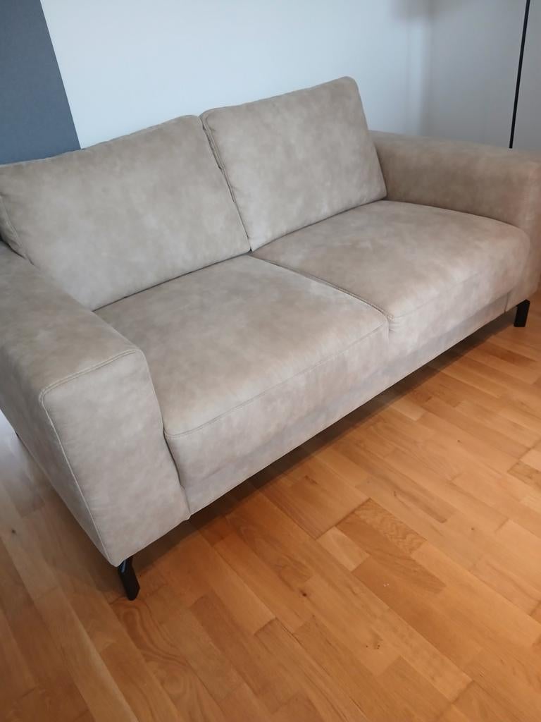 Canapé en nubuck, Metaal