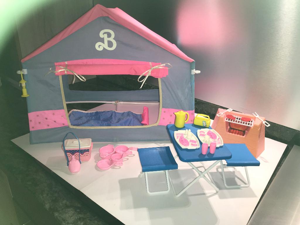 Barbie kampeer tent, Ophalen, Gebruikt, Barbie