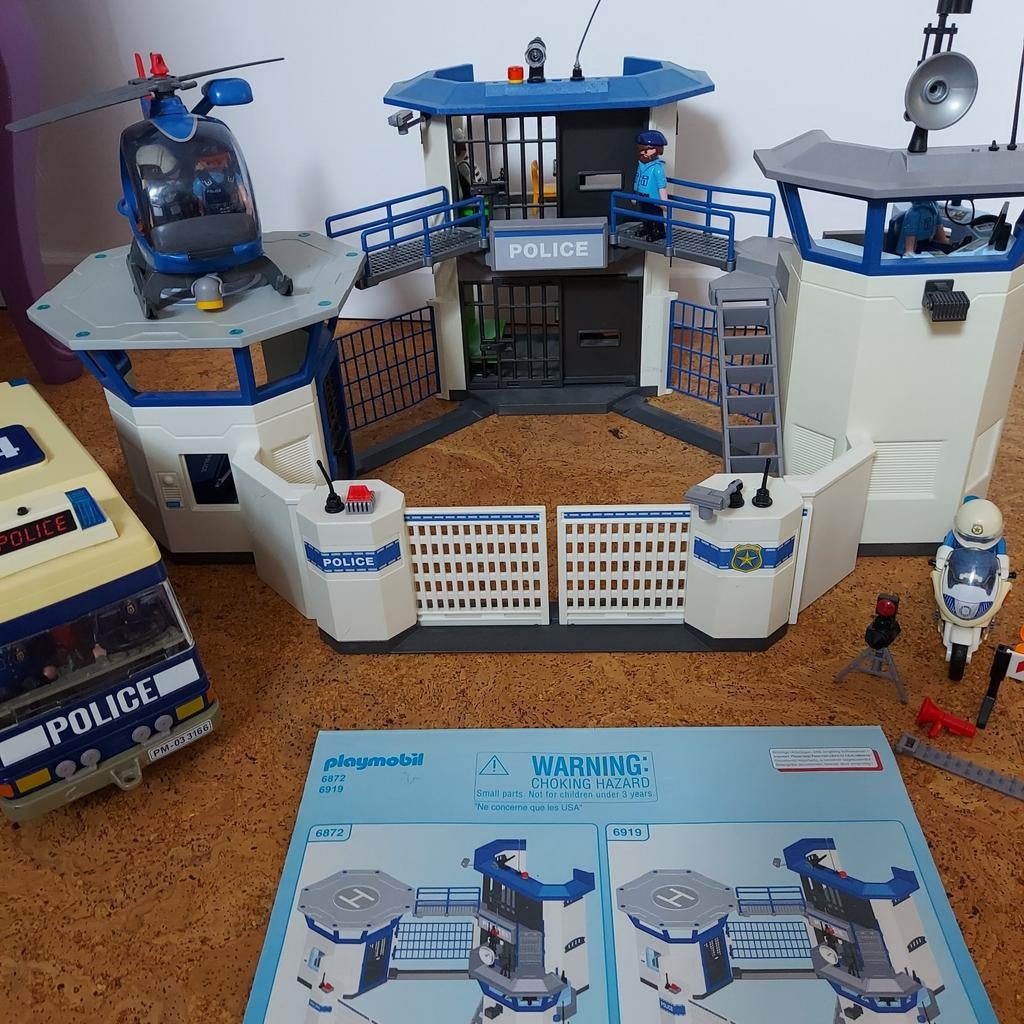 Caserne de police Playmobil, hélicoptère, moto et fourgon de, Enlèvement, Utilisé, Ensemble complet