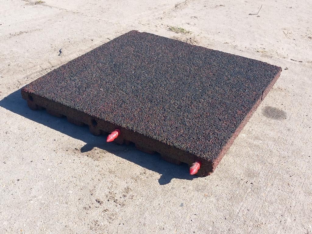 89 Rubber tegels 50x50x6, Weidegang