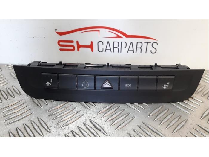 Commutateur chauffage siège d'un Mercedes B-Klasse, 3 mois de garantie, Utilisé, -, -