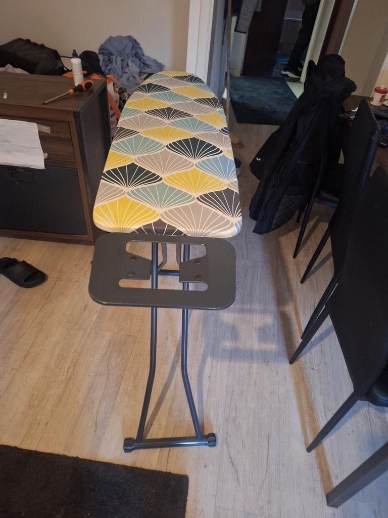 Strijkplank in goede staat, Elektronische apparatuur, Strijkijzers en Strijkplanken, Ophalen, Zo goed als nieuw