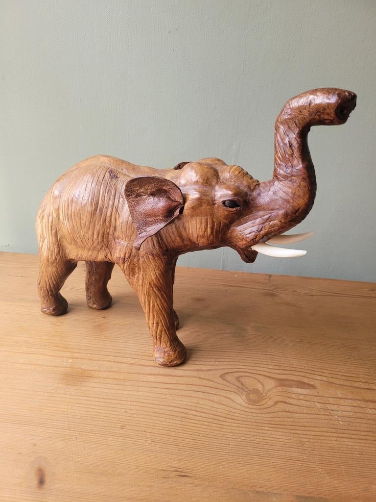 Rare éléphant en cuir camel, Collections, Collections Animaux, Enlèvement ou Envoi, Autres