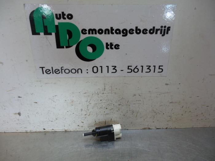 Remlicht Schakelaar van een Renault Clio (Clio 4 12-), Gebruikt, -, Renault, -