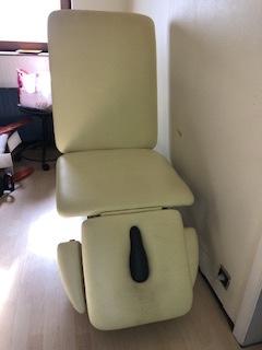 Table à moteur de massage et Osteo sur région Tournai, Enlèvement, Utilisé, Table de massage