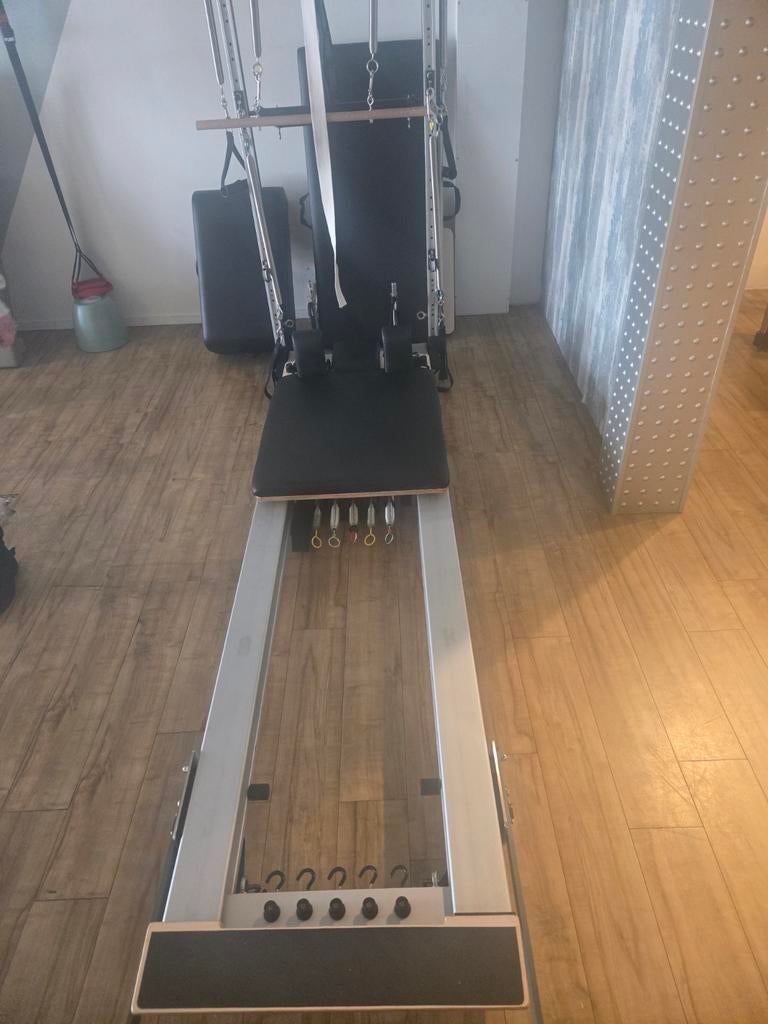 Pilates reformer met toren gebruikt studio kwaliteit
