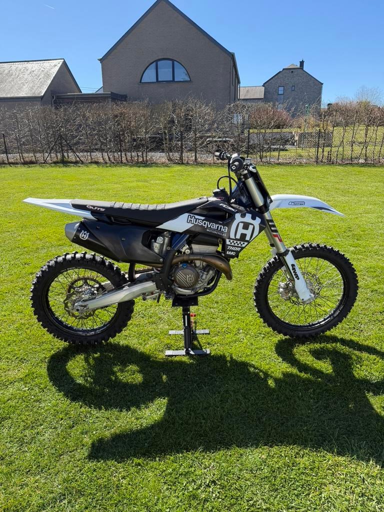 HUSQVARNA FC 350 (2024) - 73 UUR - PERFECTE STAAT