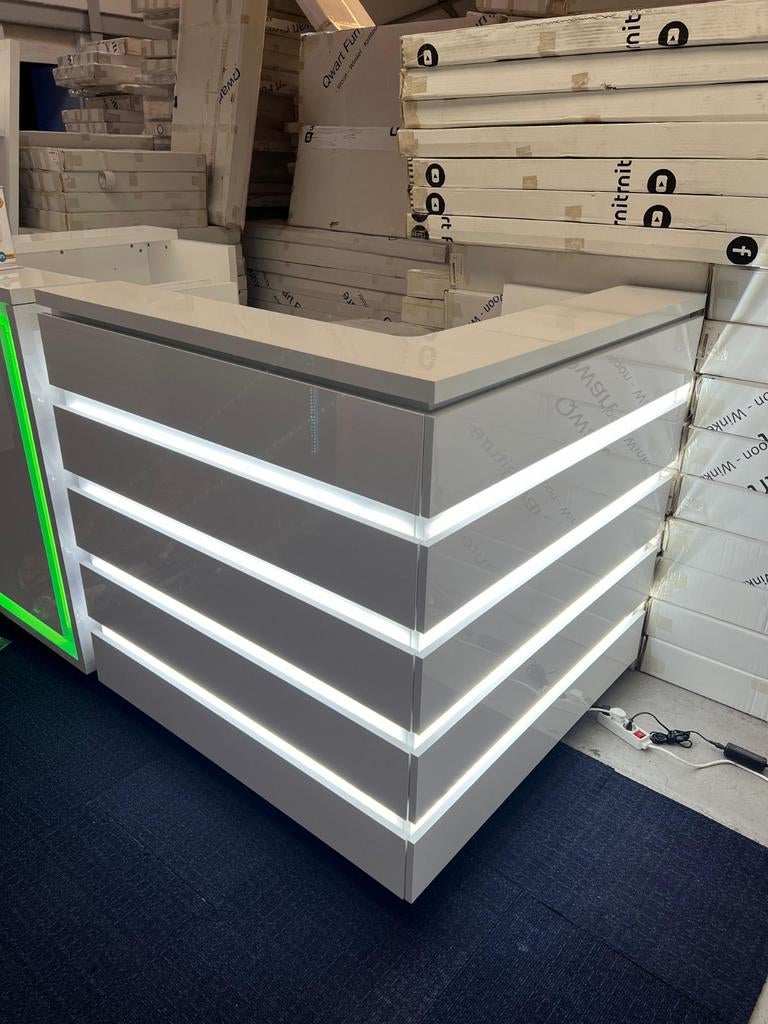 MOOI HOEK RECEPTIE TOONBANK BALIE, Ophalen