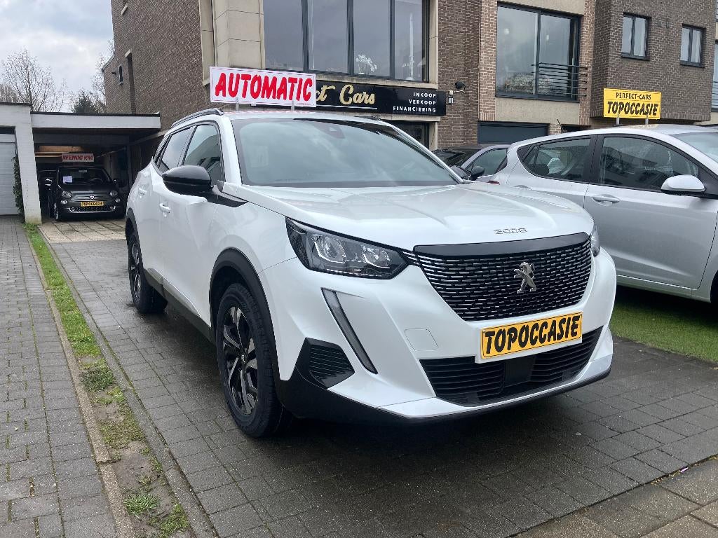 PEUGEOT 2008 /1200 TURBO / AUTOMAAT / 2023 / TOPSTAAT, Auto's, Stof, 1199 cc, 109 g/km, Wit