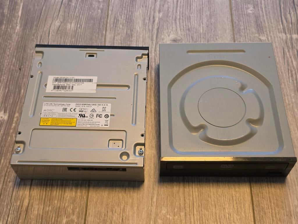 Optical drive for pc (2 available), Overige genres, 1 bandje, Ophalen of Verzenden, Zo goed als nieuw