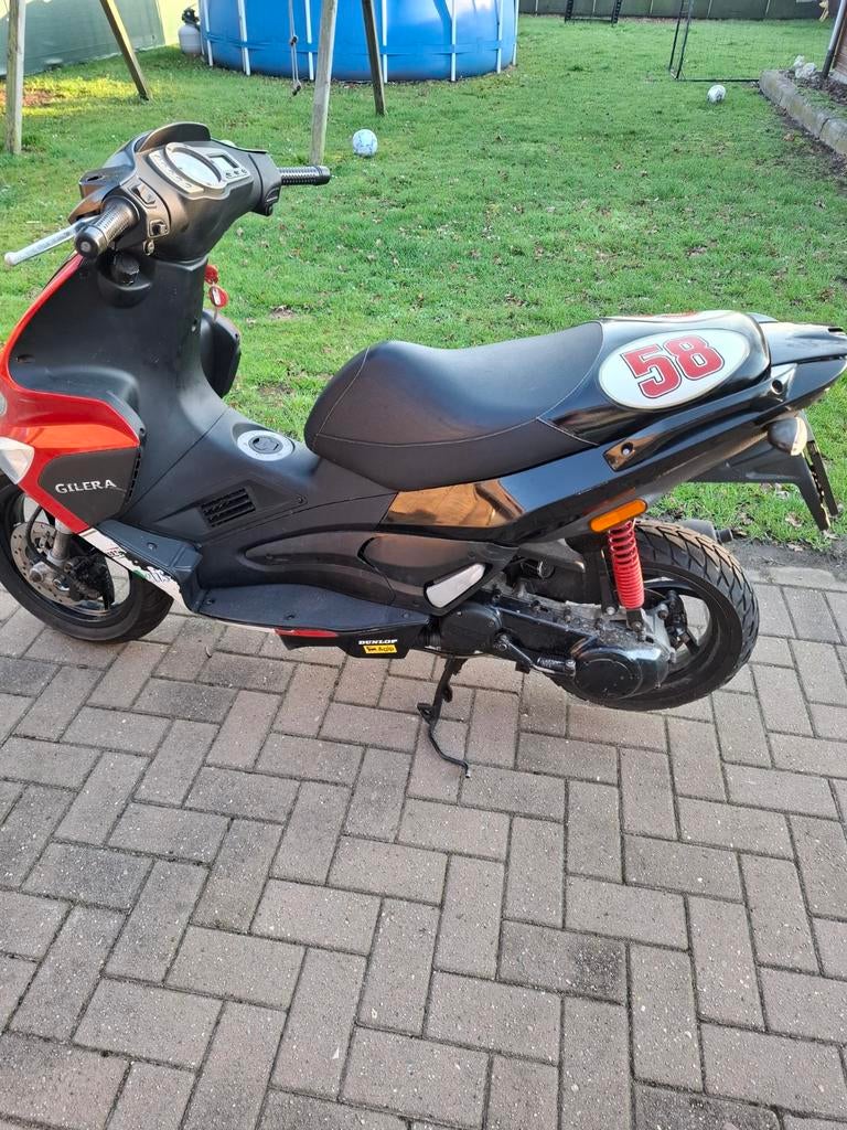 Scooter gillera runner, Fietsen en Brommers, Ophalen