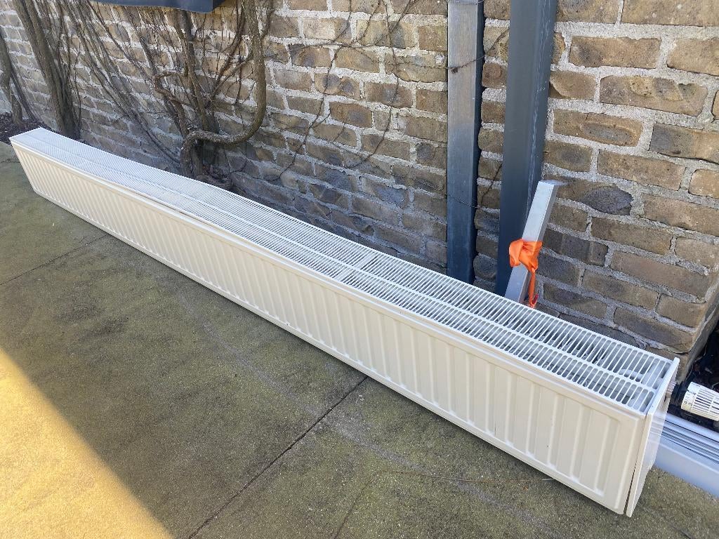 Radiator Radson wit- lengte 300 cm, Doe-het-zelf en Bouw, Verwarming en Radiatoren, Ophalen, Gebruikt, Minder dan 30 cm, Radiator