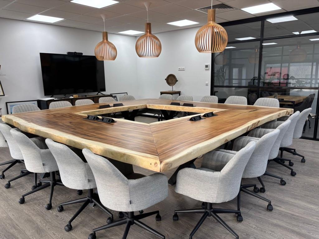 Tables uniques en forme de tronc d'arbre en bois tropical, Maison & Meubles, Enlèvement ou Envoi, Comme neuf, Info@boomstamtafel.net