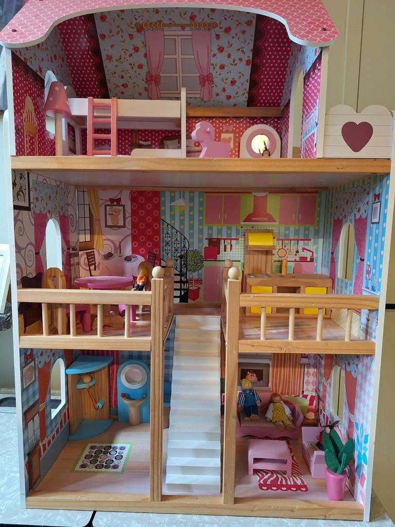 Poppenhuis, Enfants & Bébés, Jouets | Maisons de poupées, Enlèvement, Maison de poupées