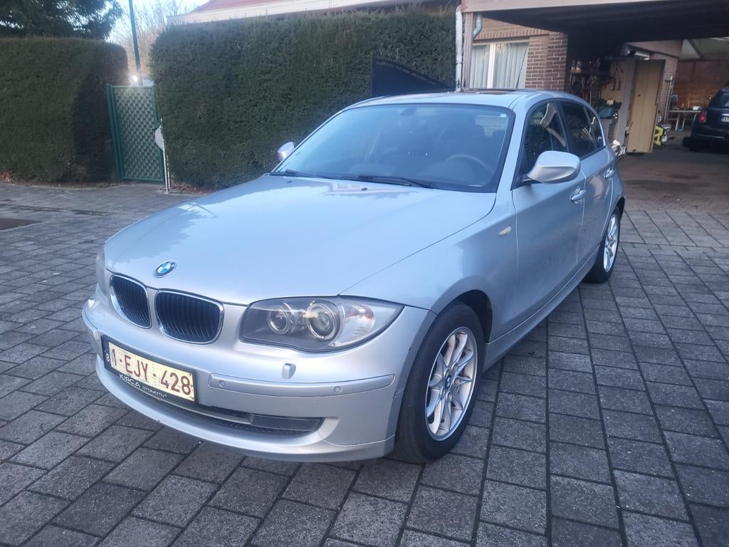 bmw 118d automatique, Autos, Achat, Toit ouvrant, Noir, 5 portes