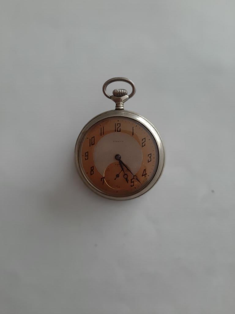 montre de poche vintage dans un boîtier en métal, Bijoux, Sacs & Beauté, Enlèvement, Montre de poche