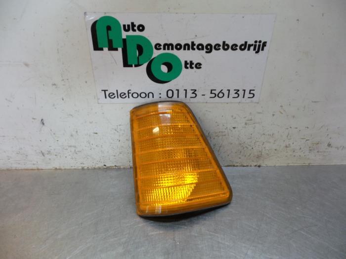 Richtingaanwijzer rechts van een Mercedes 207 - 410, Auto-onderdelen, Gebruikt, -, Ophalen of Verzenden, -