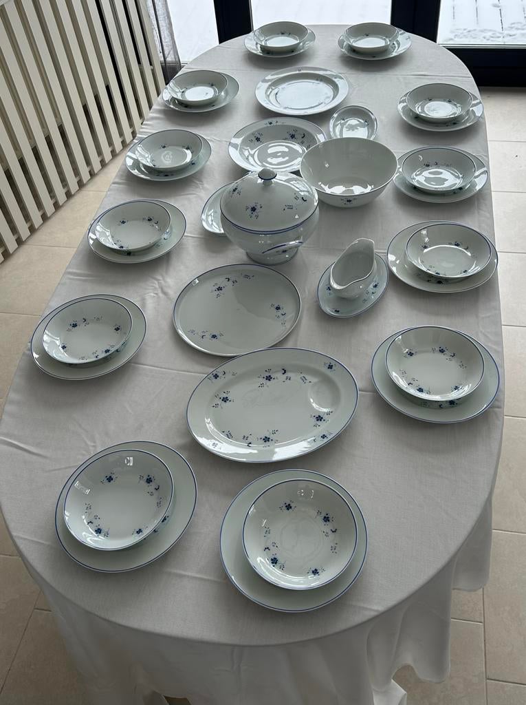 Limoges tafelservies — Porcelaines A.P. — 81 stuks, Antiek en Kunst, Antiek | Servies compleet, Ophalen