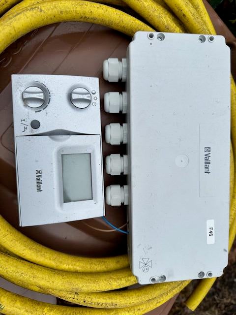 Vaillant kamerthermostaat, Doe-het-zelf en Bouw, Thermostaten, Ophalen, Zo goed als nieuw