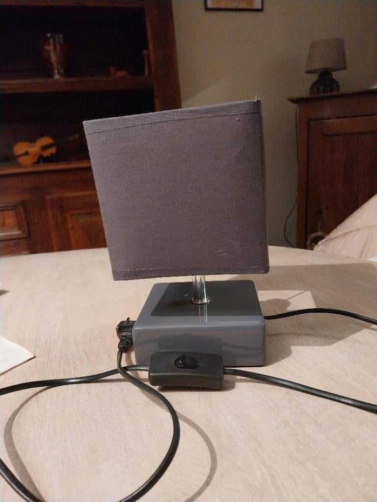 Petite lampe de table grise, Enlèvement ou Envoi, Utilisé, Autres matériaux, Moins de 50 cm