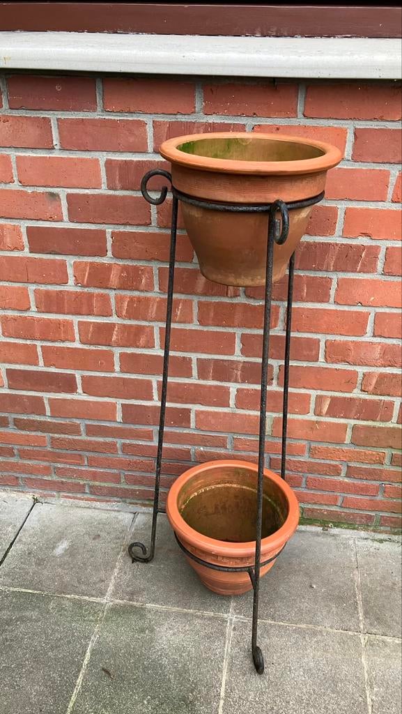 Présentoir à fleurs avec pots de fleurs en terre cuite, Jardin & Terrasse, Enlèvement, Comme neuf