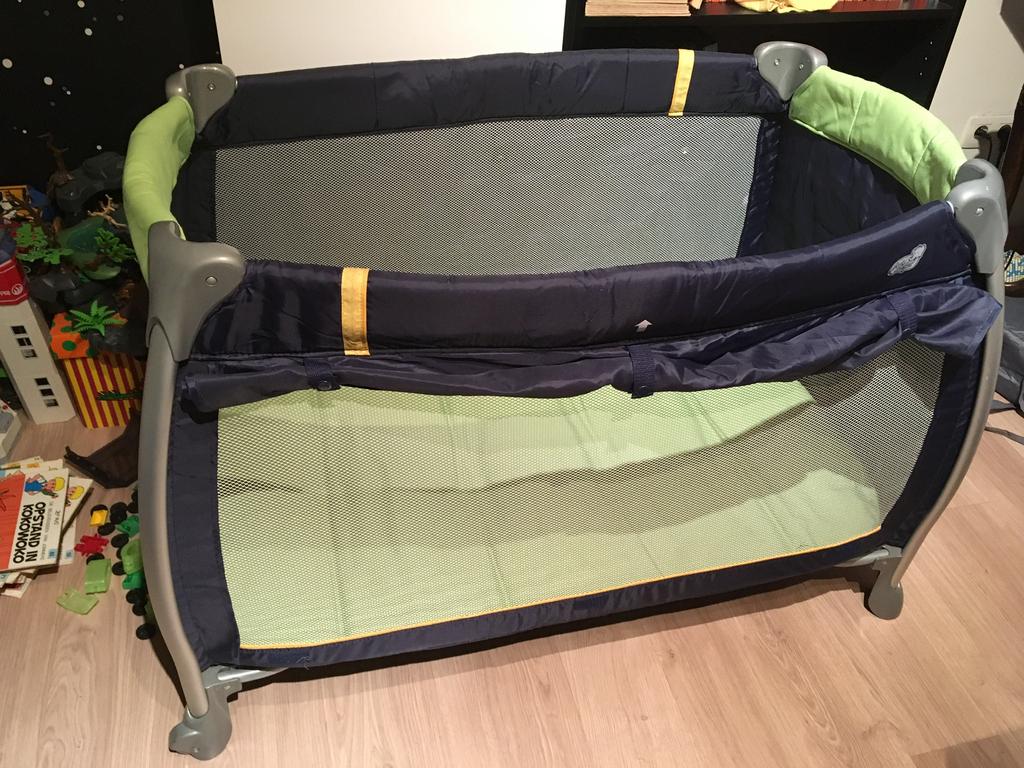Reisbedje + Matras Childwheels, Ophalen, Zo goed als nieuw, Reisbedje