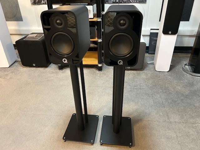 Q-Acoustics 5020 Zwart optie stands BOOKSHELFMAAND