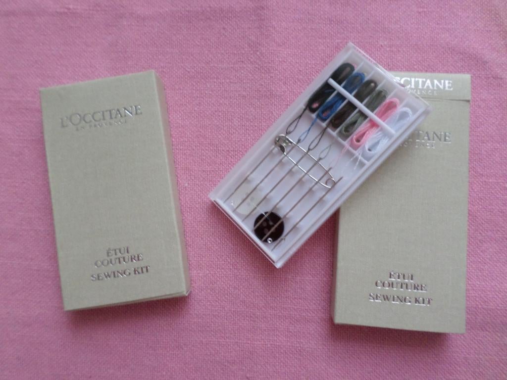 Lot 2 Sets étui de couture Fils boutons auguilles épingle, Enlèvement ou Envoi, Neuf