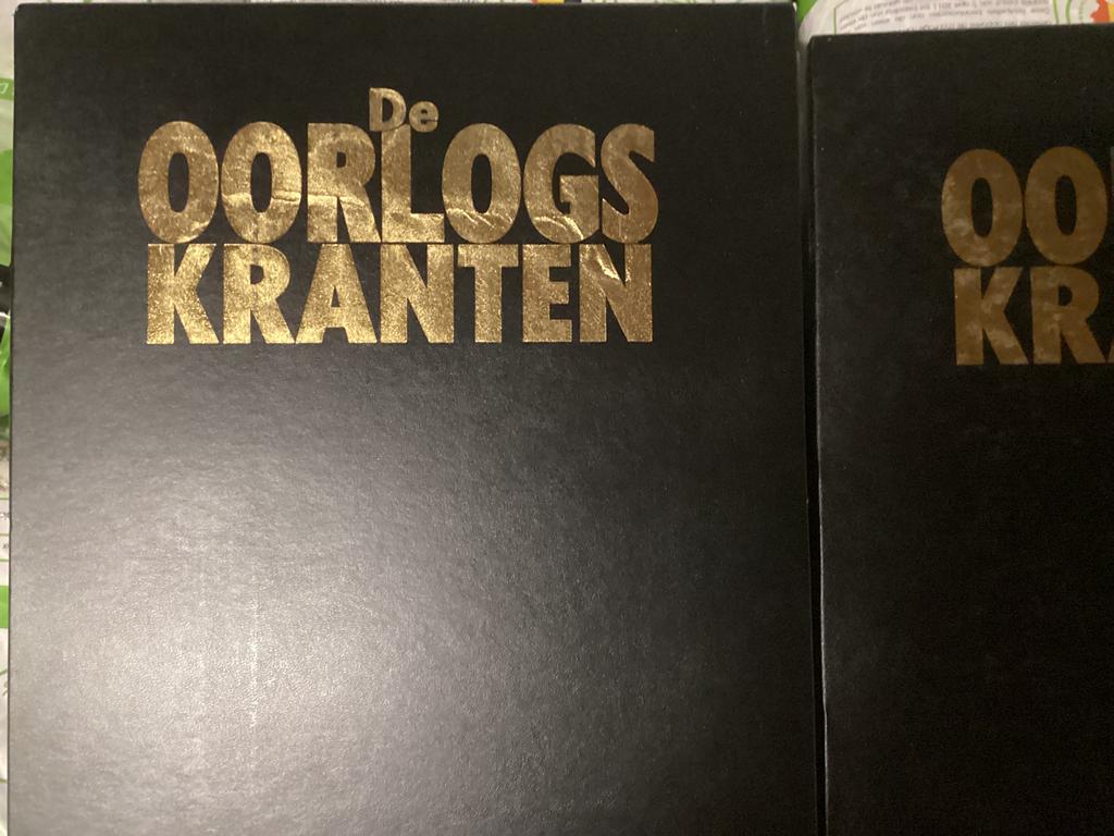 Oorlogskranten, Ophalen of Verzenden, Zo goed als nieuw