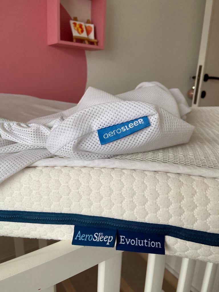 2 x lit bébé avec ensemble de matelas Aerosleep Evolution, Enfants & Bébés, Berceaux & Lits, Comme neuf, Enlèvement