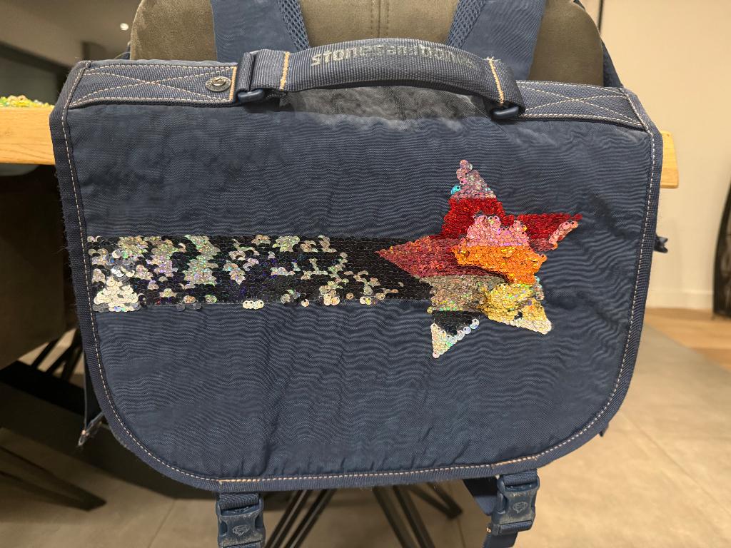 Boekentas Stones en Bones, Handtassen en Accessoires, Tassen | Schooltassen, Ophalen, Gebruikt, Aktetas of Boekentas