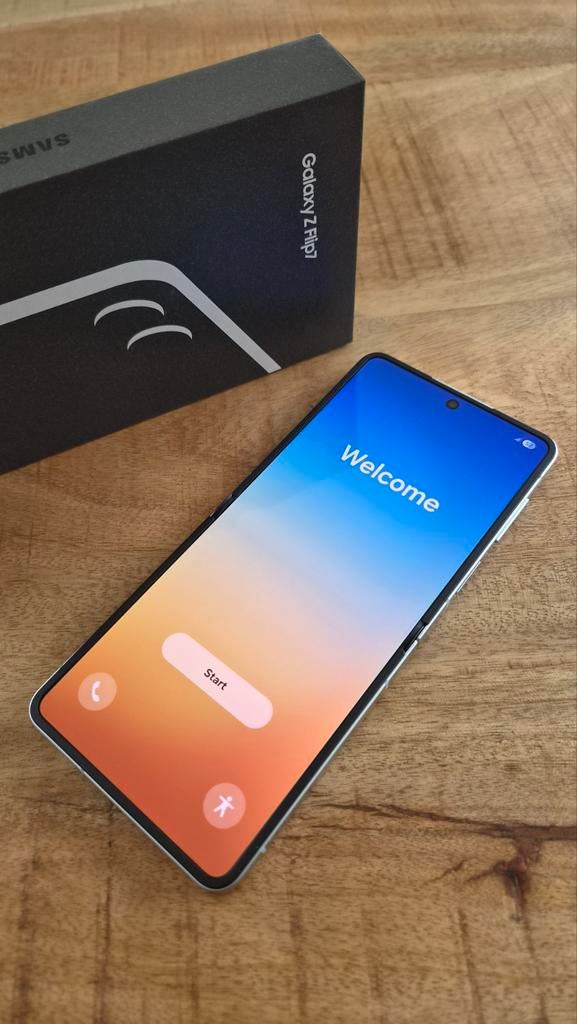 Samsung Galaxy Z Flip 7, 256 Go, sous garantie, Télécoms, Autres couleurs, Comme neuf, Enlèvement, Sans abonnement