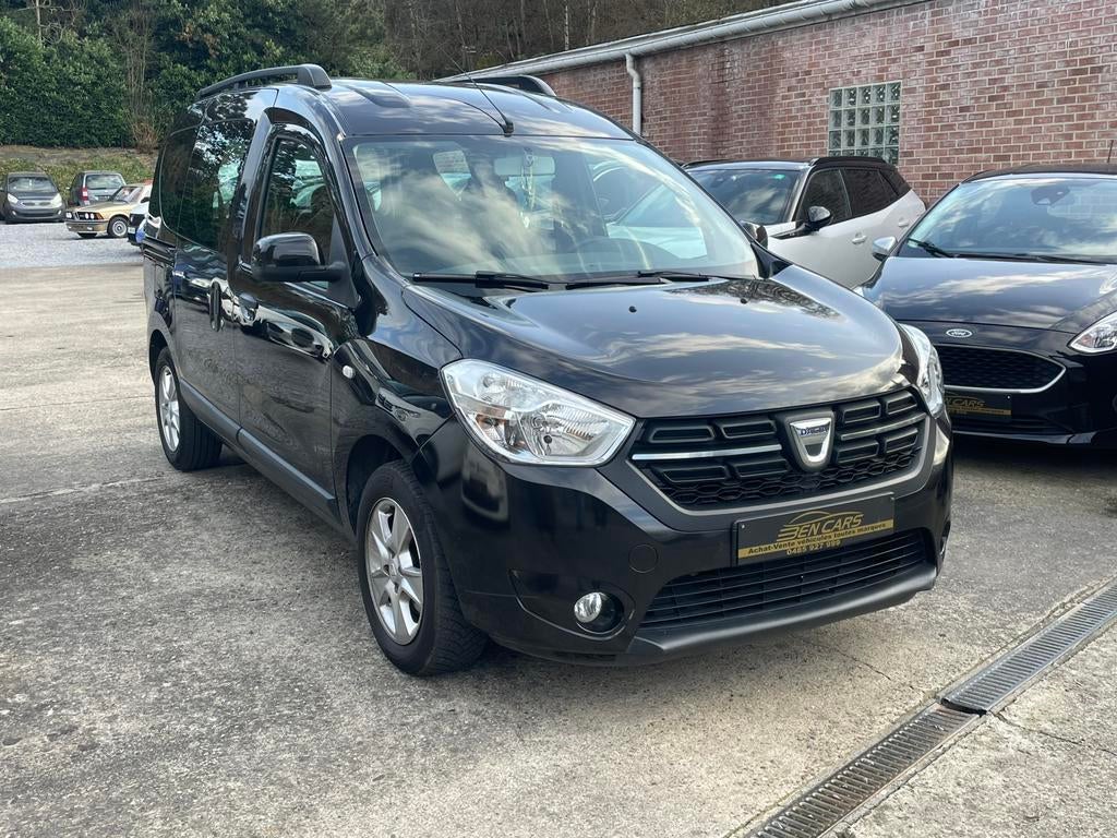 Dacia dokker 1.2 Tce essence 2017 147000KM euro 6, Auto's, Dacia, Voorwielaandrijving, 1199 cc, Zwart, Particulier