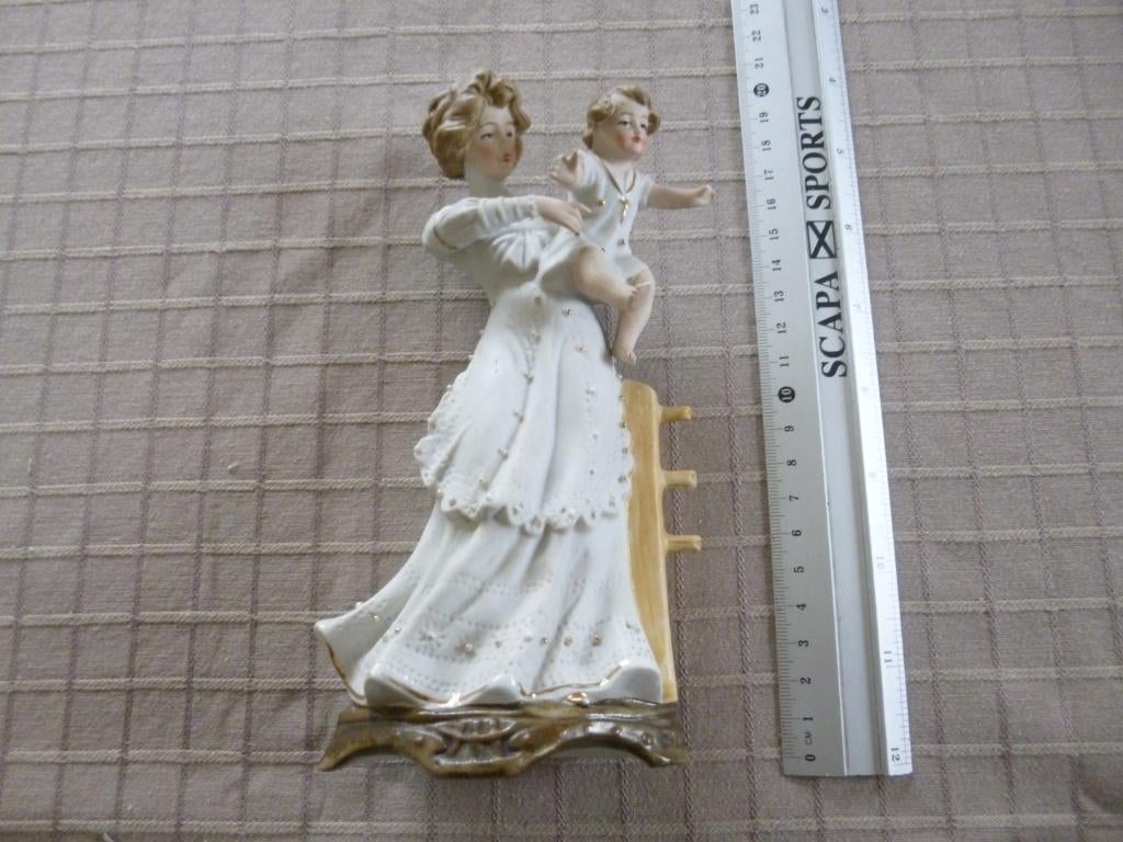 oud beeldje met kind, Ophalen of Verzenden