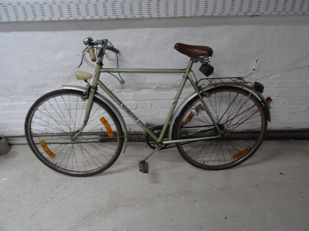 ancien vélo de ville a bricoler, Enlèvement, Utilisé, 28 pouces