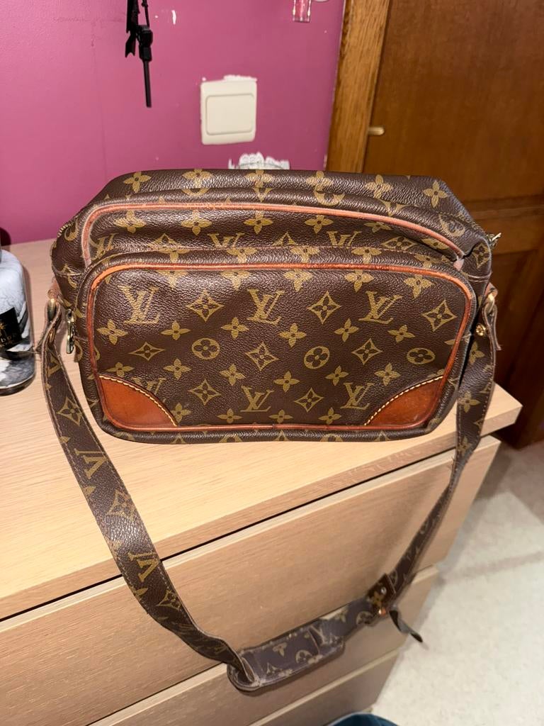 Sacoches louis Vuitton, Bijoux, Sacs & Beauté, Enlèvement ou Envoi, Comme neuf