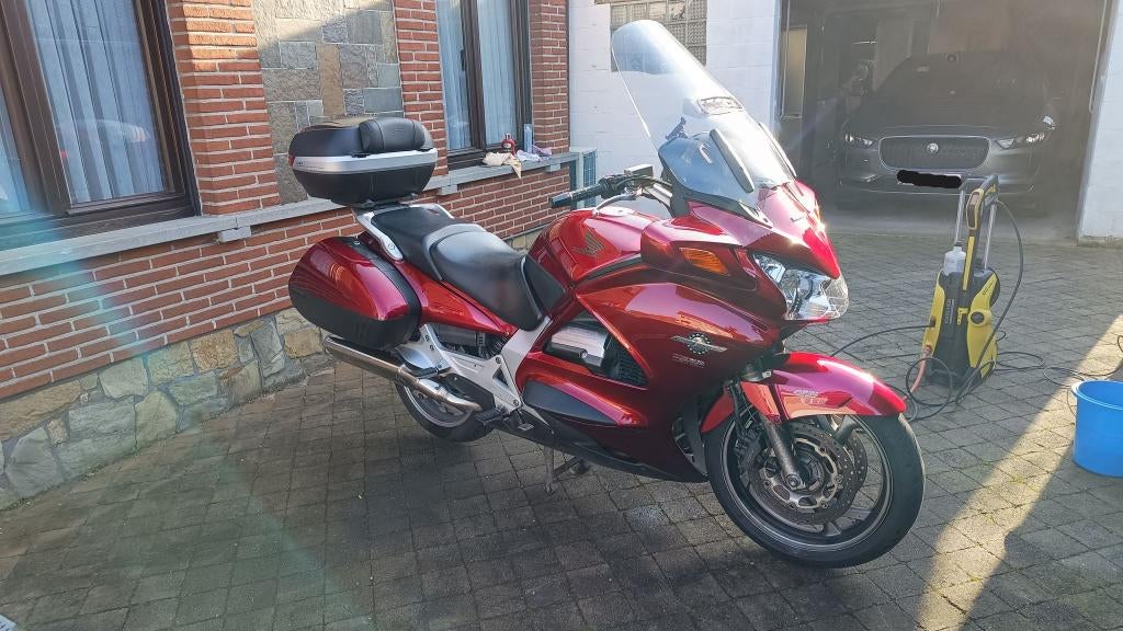 Honda ST1300, Motos, Motos | Honda, Tourisme, Plus de 35 kW, 1300 cm³, Transmission par cardan