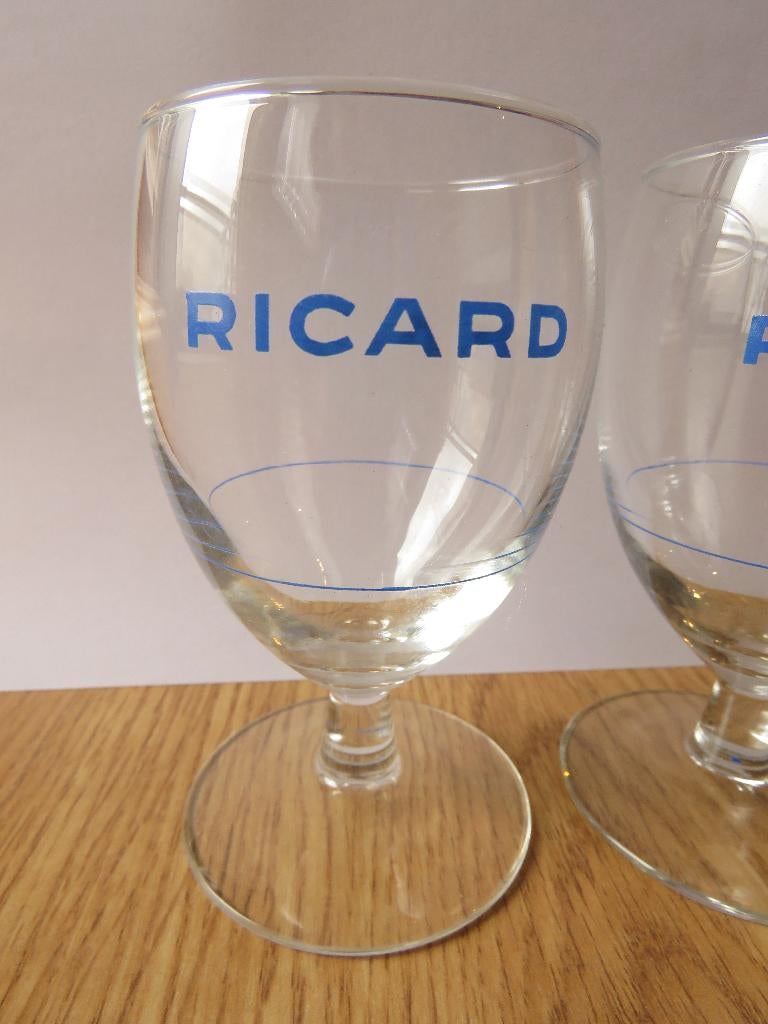 Ricard 2 verres ballon lettrage bleu avec doseur, Ophalen of Verzenden, Zo goed als nieuw, Overige typen