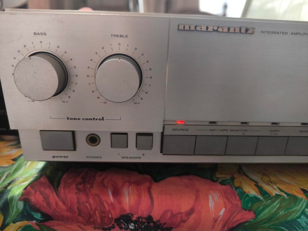 Marantz integrated amplifier ( deck k7