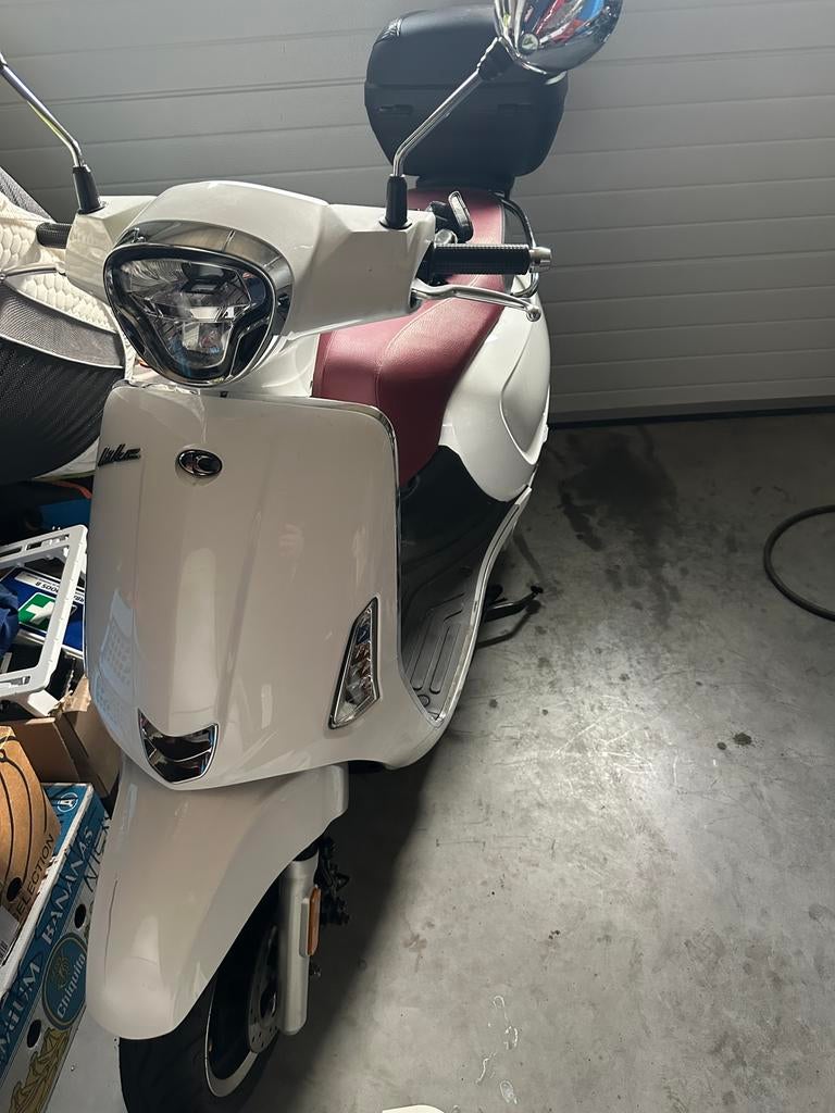 Kymco like 125 cc, Fietsen en Brommers, Ophalen, Zo goed als nieuw, Like