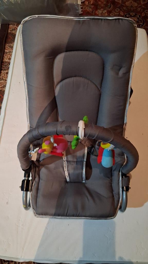 Wipstoeltje grijs met speelboog, Kinderen en Baby's, Verstelbaar, Wipstoel, Zo goed als nieuw, Ophalen