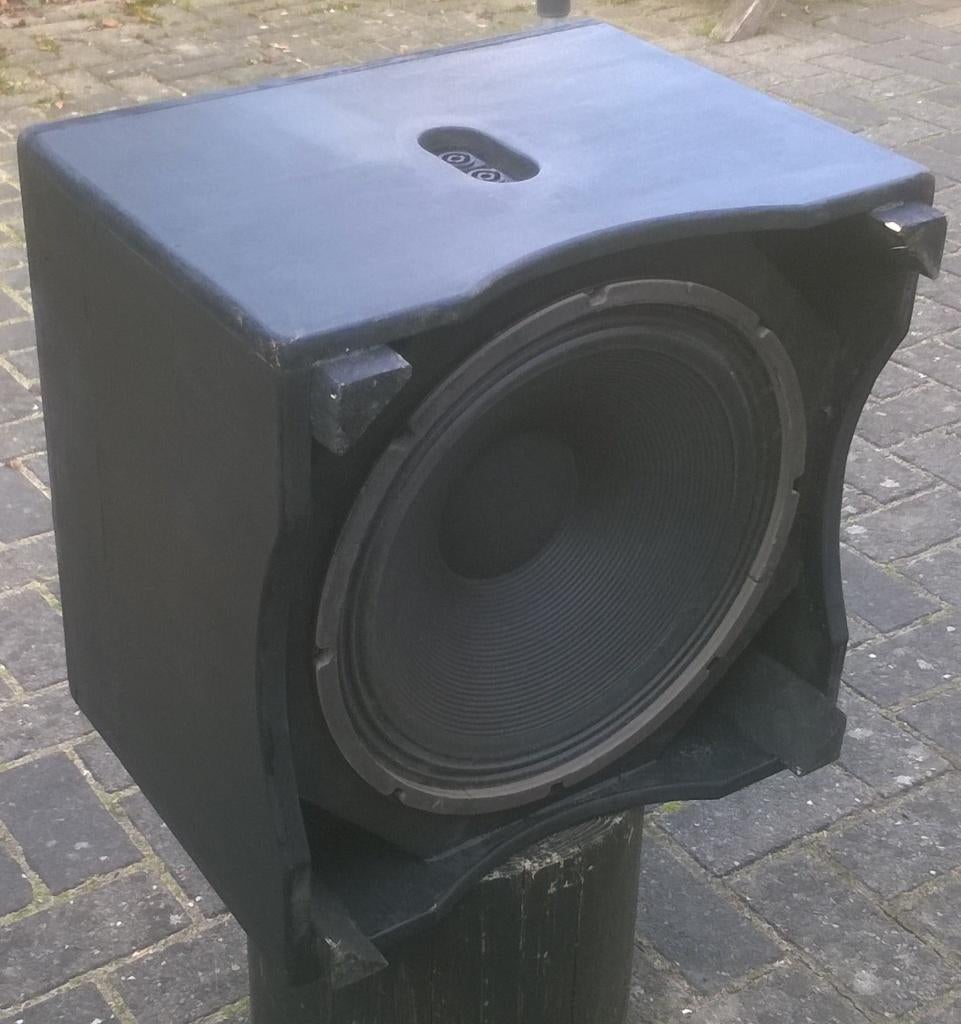 Baskasten Oliebollenkraam Deventer 15 inch, 2 stuks, Autres marques, Comme neuf, 120 watts ou plus, Subwoofer